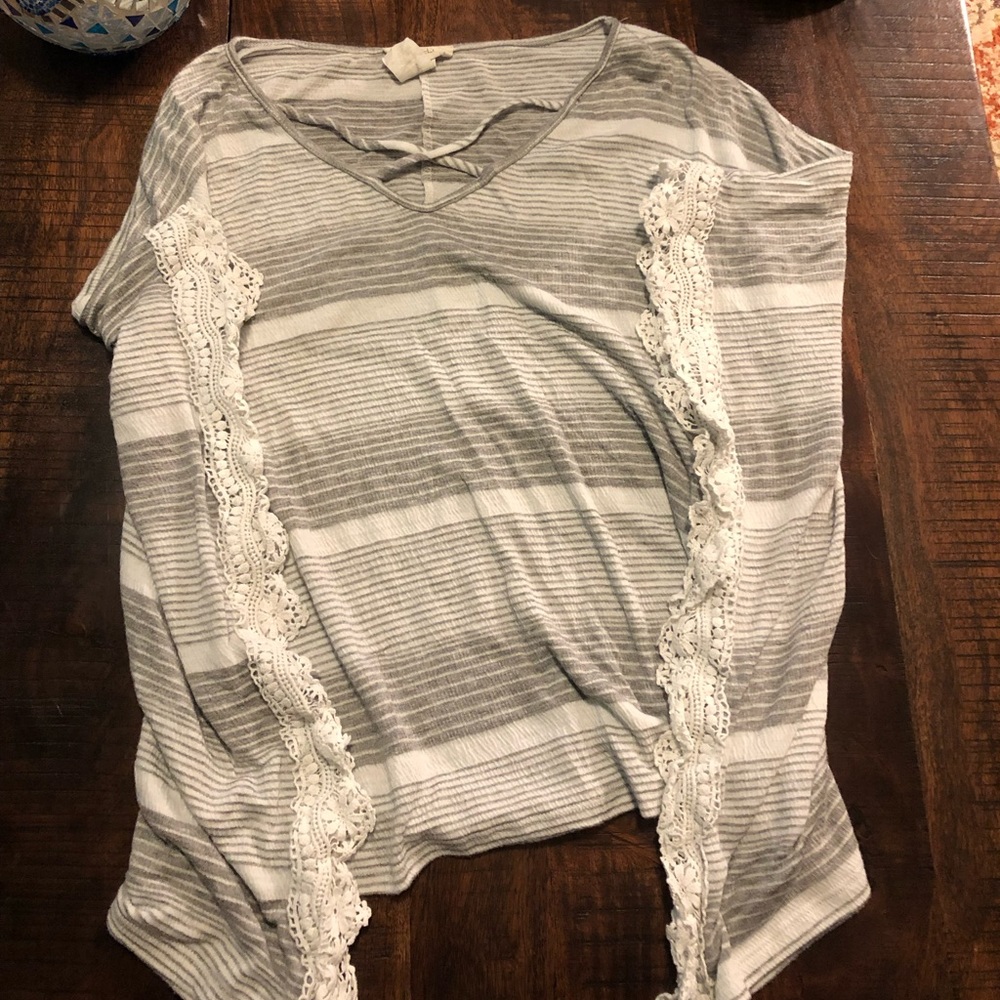Striped poncho style top 🖤